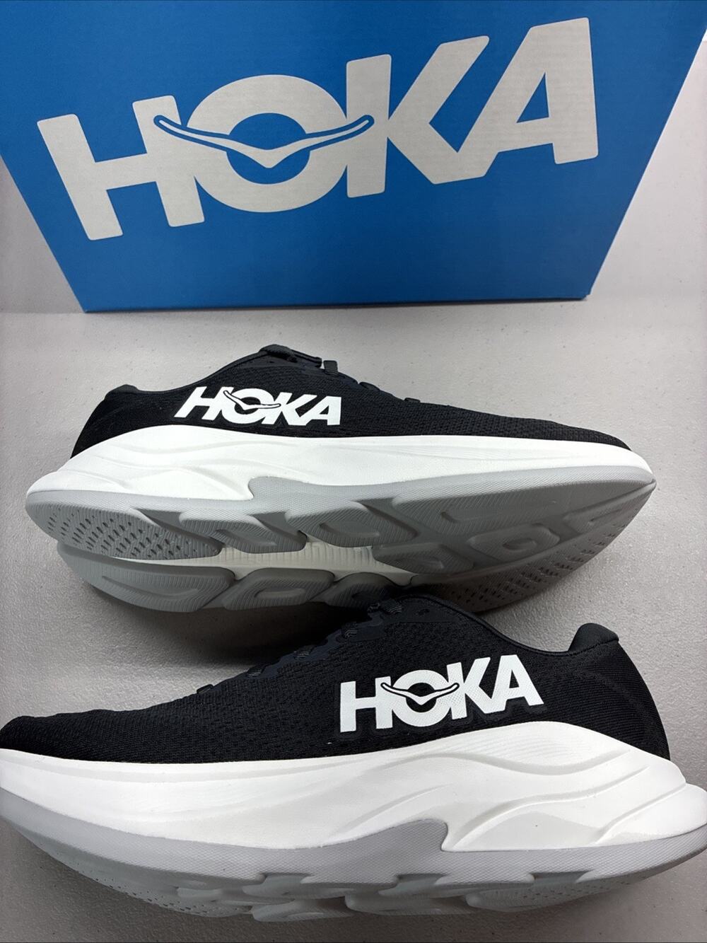Hoka One One Rincon 4 Womens Sz 8 B Black White Running Shoes 1155131-BWHT NEW